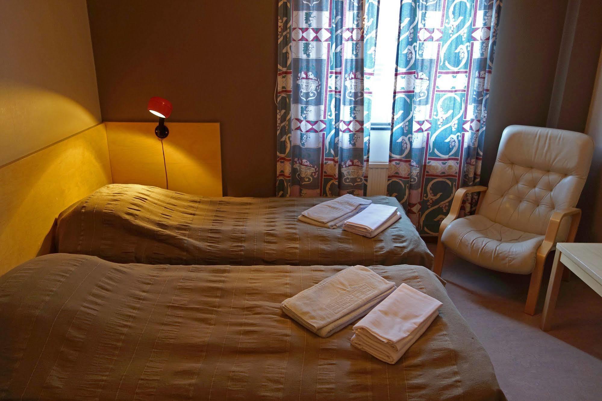 Svefi Vandrarhem - Hostel ฮาปารันดา ภายนอก รูปภาพ