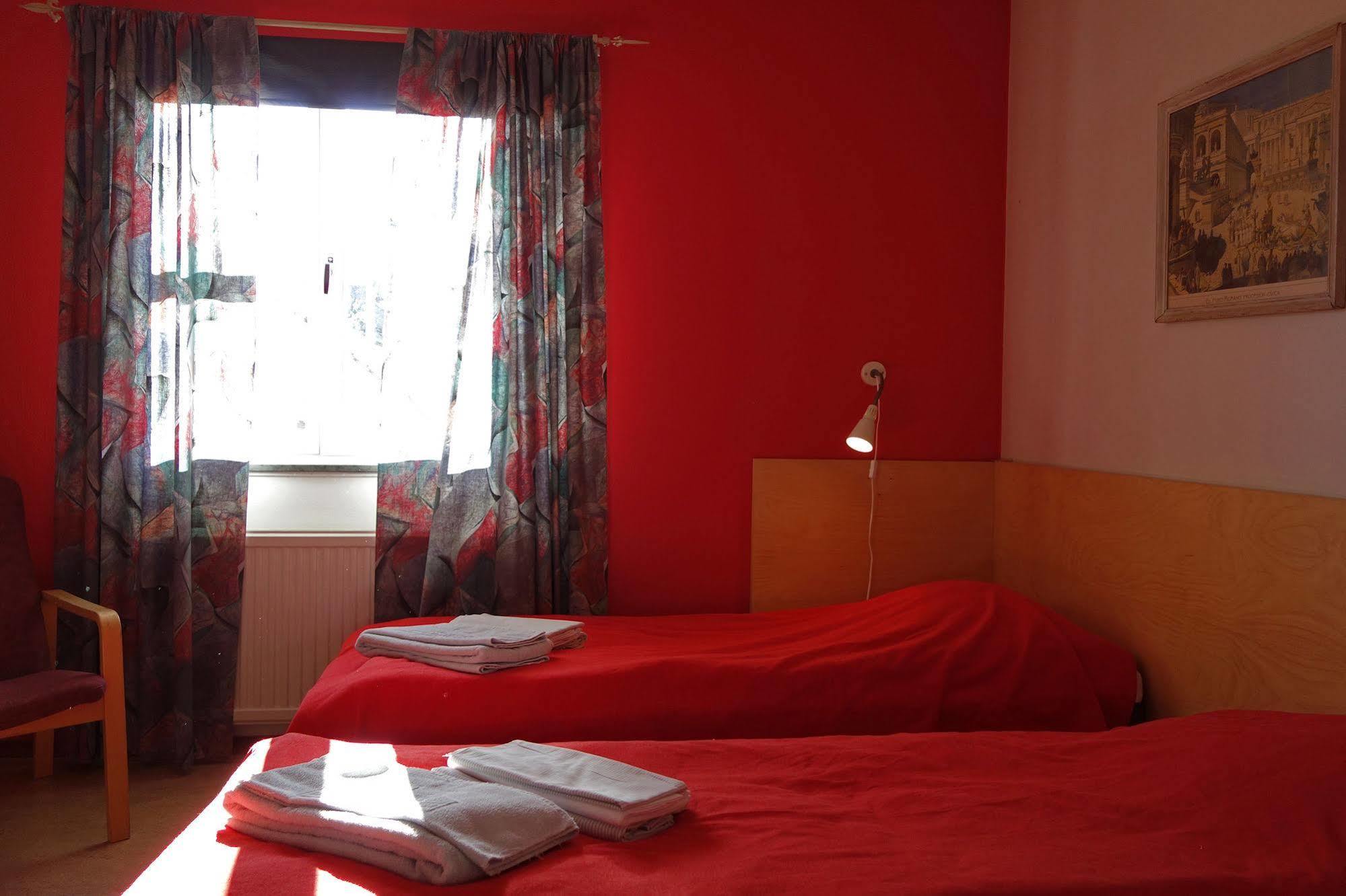 Svefi Vandrarhem - Hostel ฮาปารันดา ภายนอก รูปภาพ